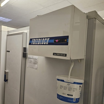 Kühlzelle Mísa komplett mit Aggregat gebraucht 2,13x2,13x1,73m - Salmgastro Onlineshop - 8176313 - Salmgastro Onlineshop -