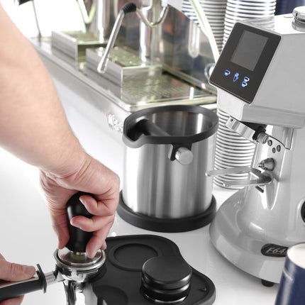 HENDI Kaffee-Stampfer mit Feder – Ø 58 × H 100 mm – weitere Produktansicht