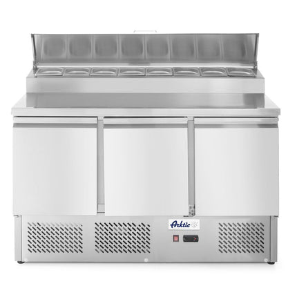 Arktic Kühltisch – dreitürig mit Aufsatz-Kühlvitrine 380 L – 253 l – 230 V / 310 W – 700 × 1380 × 1105 mm – Produktansicht