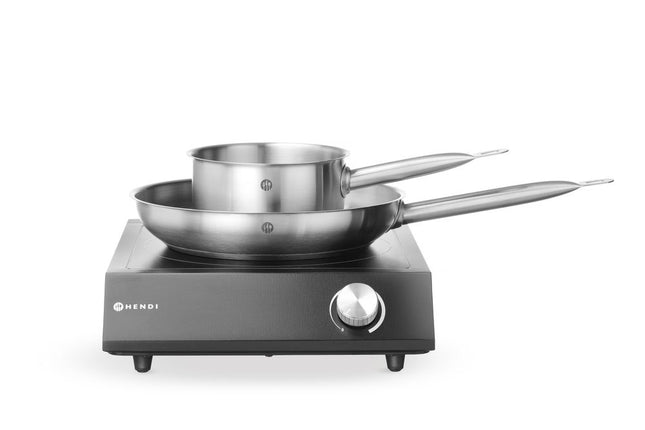 HENDI Set: Induktionskocher 3500 W + Stielkasserolle + Bratpfanne – 230 V / 3500 W – Schwarz – 320 × 395 × H 95 mm – Produktansicht