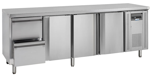 NordCap COOL-LINE Kühltisch KTM 4 - 3T 2Z GN 1/1 mit 3 Türen und 2 Halbschubladen