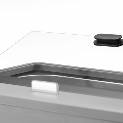 HENDI Chafing Dish UNIQ – GN 1 / 1 – 230 V / 700 W – designed by Robert Bronwasser – Weiß – 607 × 402 × H 245 mm – Detailansicht