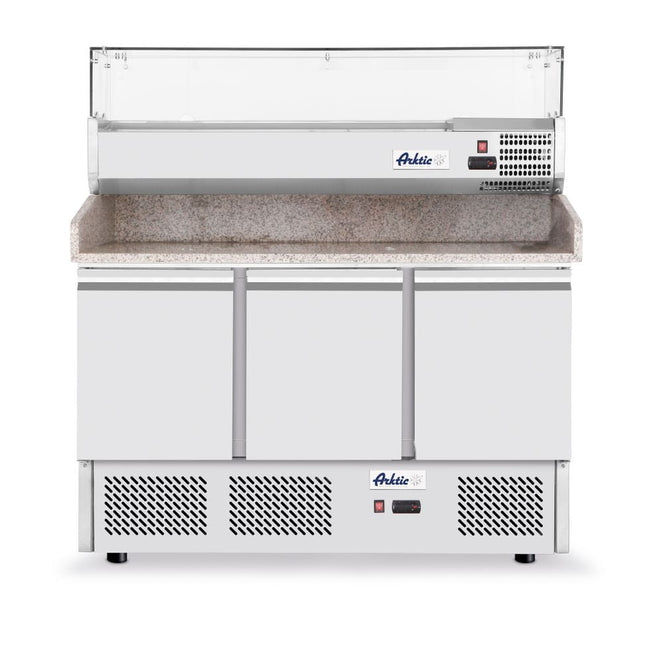 Pizzatisch, dreitürig mit Aufsatzkühlvitrine 380+40L, Arktic, 254L, 230V/400W, 1365x700x(H)1030mm - Salmgastro Onlineshop-232033-Hendi-8711369232033